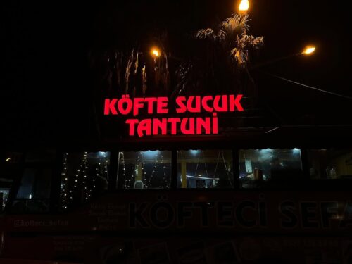 Köfte Sucuk Tantuni